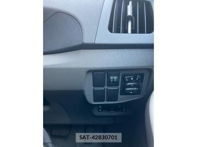 Toyota PRIUS 2009-11 8881671-15
