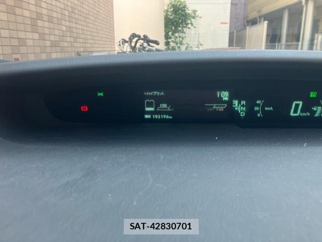 Toyota PRIUS 2009-11 8881671-17