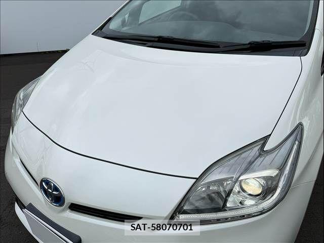 Toyota PRIUS 2015-06 8881643-19