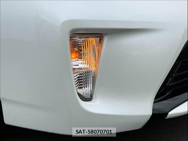 Toyota PRIUS 2015-06 8881643-22