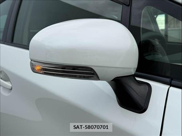 Toyota PRIUS 2015-06 8881643-24