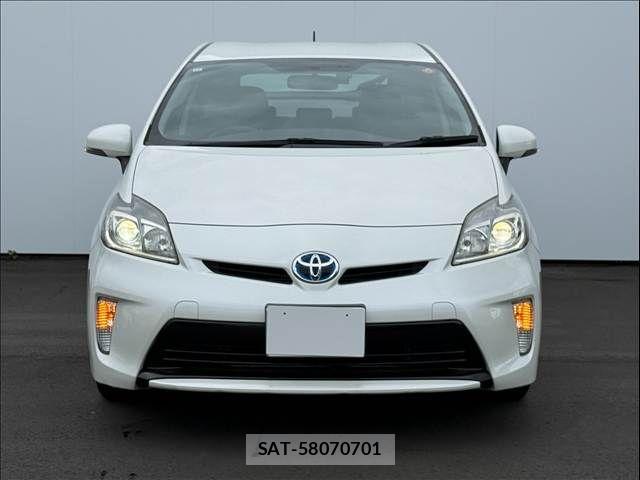 Toyota PRIUS 2015-06 8881643-5