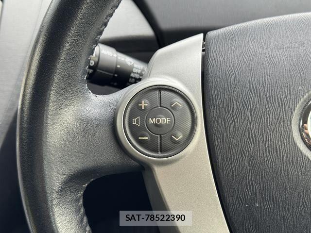 Toyota PRIUS 2014-04 8881648-12
