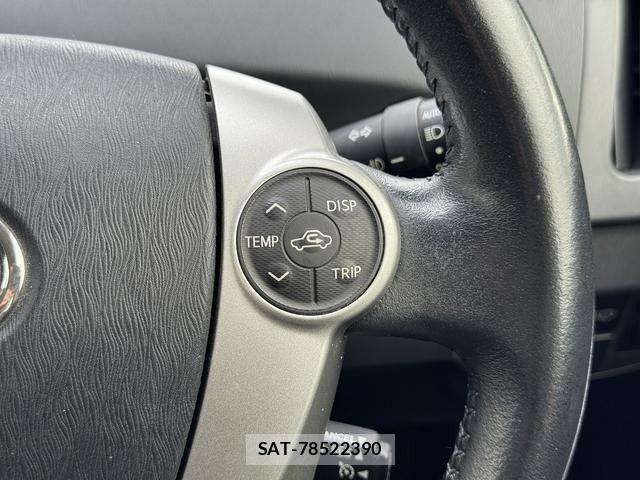 Toyota PRIUS 2014-04 8881648-13