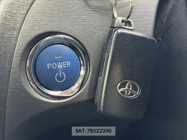 Toyota PRIUS 2014-04 8881648-16