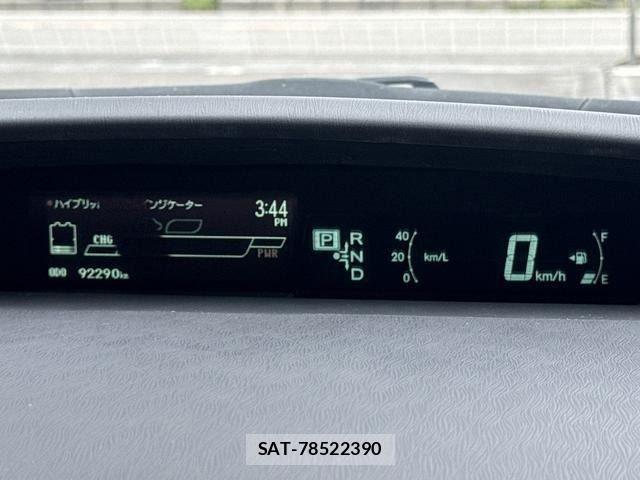 Toyota PRIUS 2014-04 8881648-17