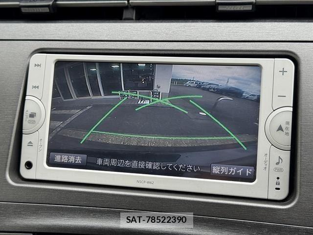 Toyota PRIUS 2014-04 8881648-21