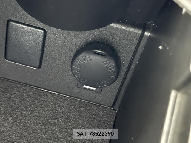 Toyota PRIUS 2014-04 8881648-27
