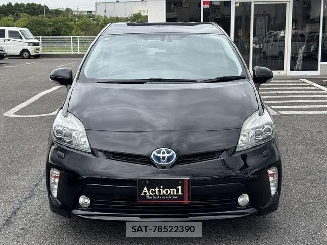 Toyota PRIUS 2014-04 8881648-2