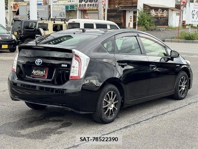 Toyota PRIUS 2014-04 8881648-5