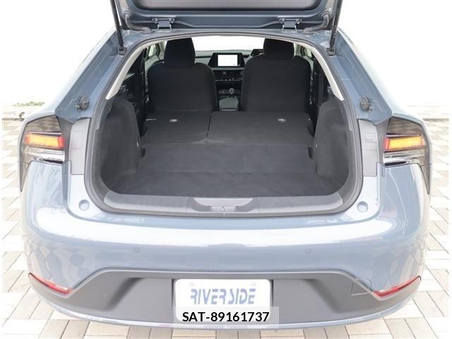 Toyota PRIUS 2023-09 8881598-7