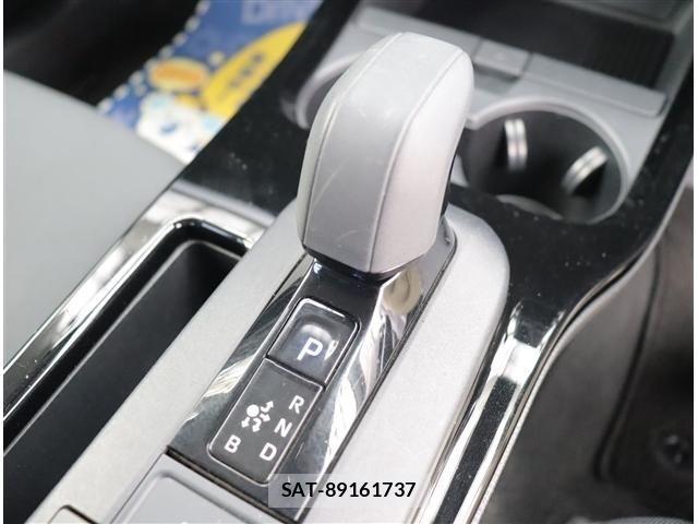 Toyota PRIUS 2023-09 8881598-15