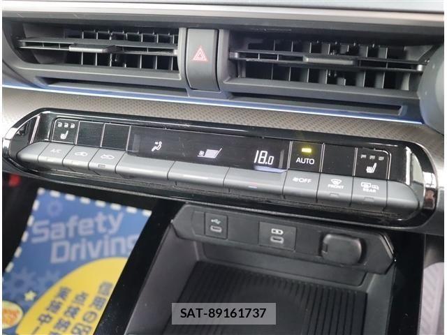 Toyota PRIUS 2023-09 8881598-16
