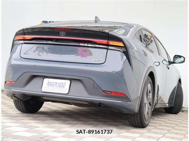 Toyota PRIUS 2023-09 8881598-23