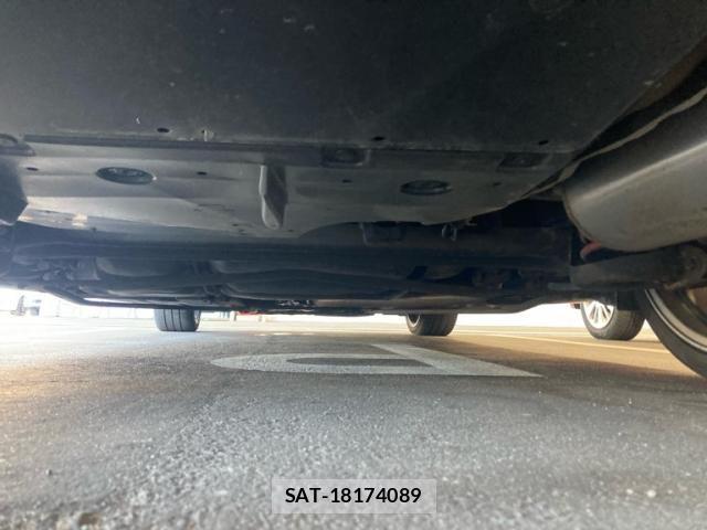 Toyota PRIUS 2014-03 8881653-9