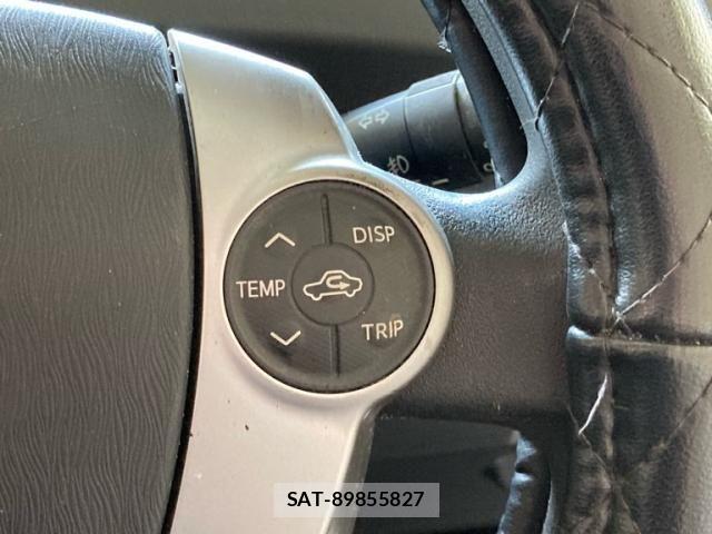 Toyota PRIUS 2014-02 8881669-13