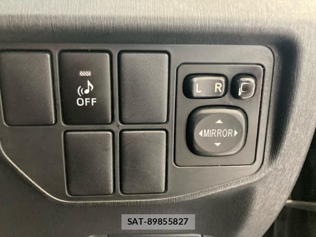 Toyota PRIUS 2014-02 8881669-19