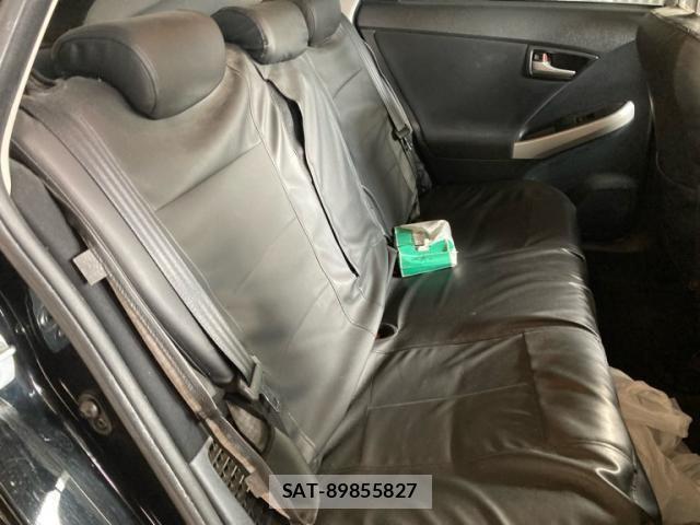 Toyota PRIUS 2014-02 8881669-21