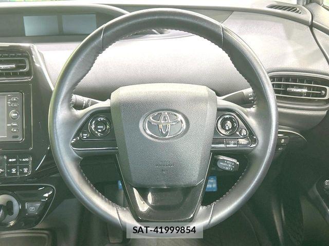 Toyota PRIUS 2019-08 8881615-10