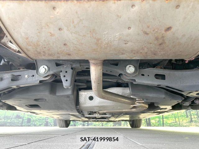 Toyota PRIUS 2019-08 8881615-18
