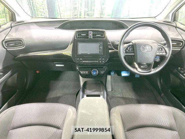 Toyota PRIUS 2019-08 8881615-1