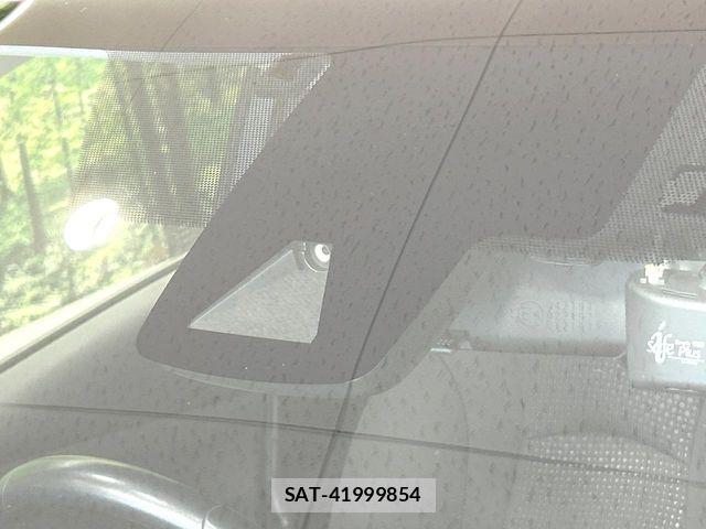 Toyota PRIUS 2019-08 8881615-4