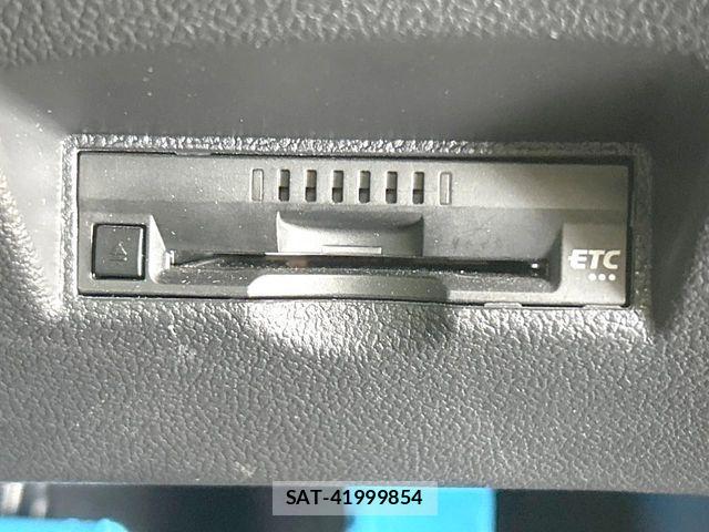 Toyota PRIUS 2019-08 8881615-6