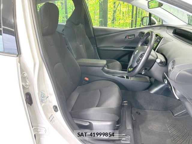 Toyota PRIUS 2019-08 8881615-7