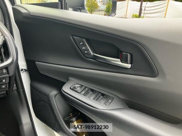 Toyota PRIUS 2025-10 8881583-10
