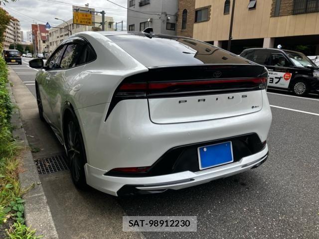 Toyota PRIUS 2025-10 8881583-2
