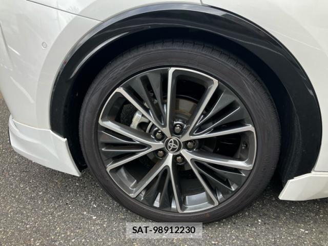 Toyota PRIUS 2025-10 8881583-4