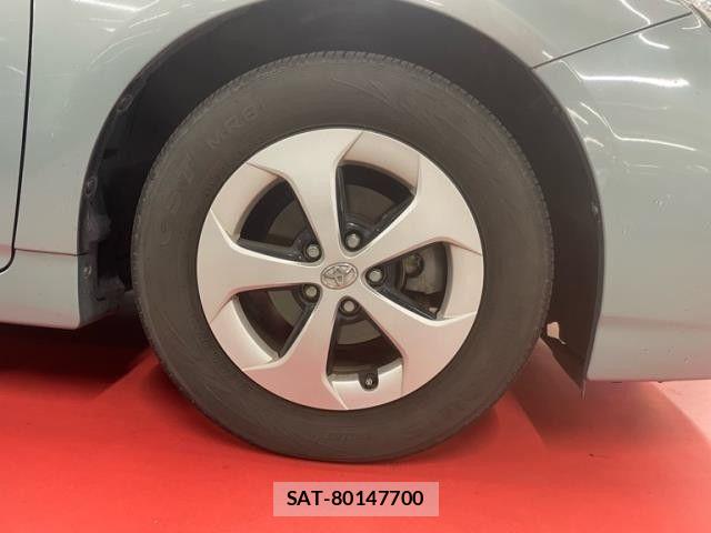 Toyota PRIUS 2014-01 8881660-1