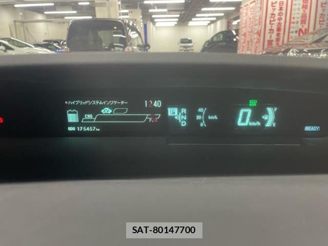 Toyota PRIUS 2014-01 8881660-8