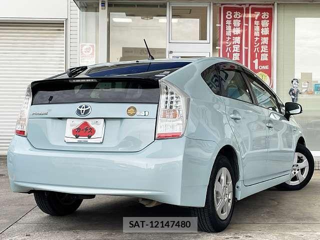 Toyota PRIUS 2010-02 8881663-2