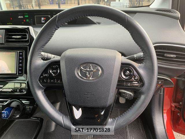 Toyota PRIUS 2019-09 8881617-10