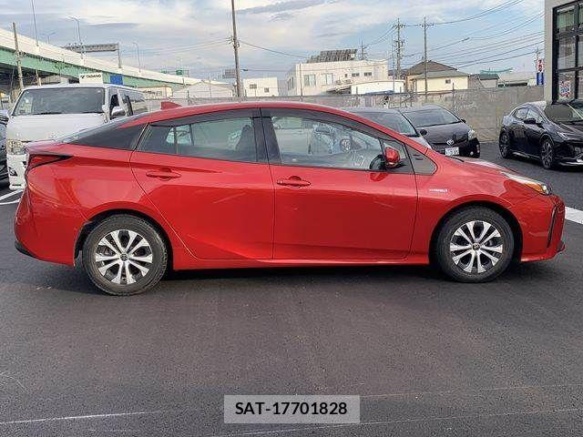 Toyota PRIUS 2019-09 8881617-16