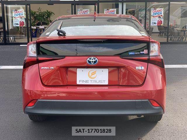 Toyota PRIUS 2019-09 8881617-18