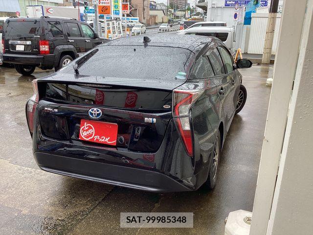 Toyota PRIUS 2018-11 8881641-2