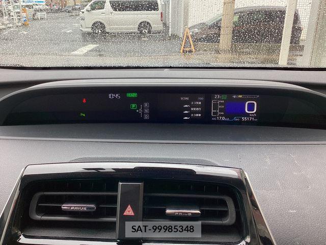 Toyota PRIUS 2018-11 8881641-3
