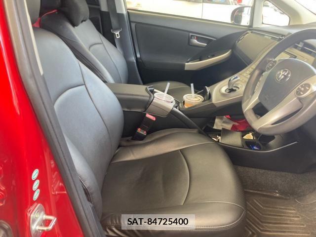 Toyota PRIUS 2013-11 8881672-6
