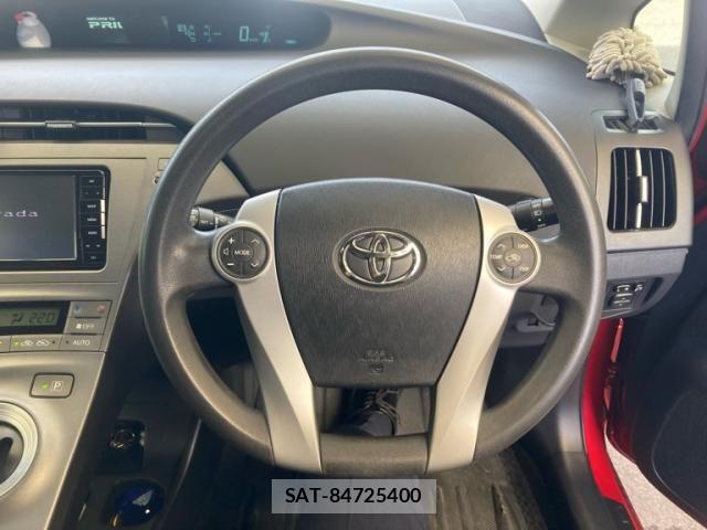 Toyota PRIUS 2013-11 8881672-7