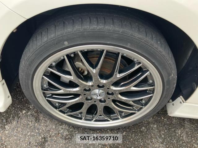 Toyota PRIUS 2011-12 8884206-12