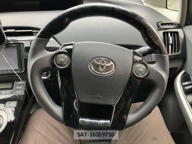 Toyota PRIUS 2011-12 8884206-14