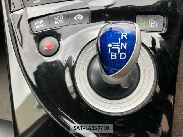 Toyota PRIUS 2011-12 8884206-17