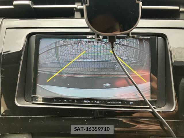 Toyota PRIUS 2011-12 8884206-20