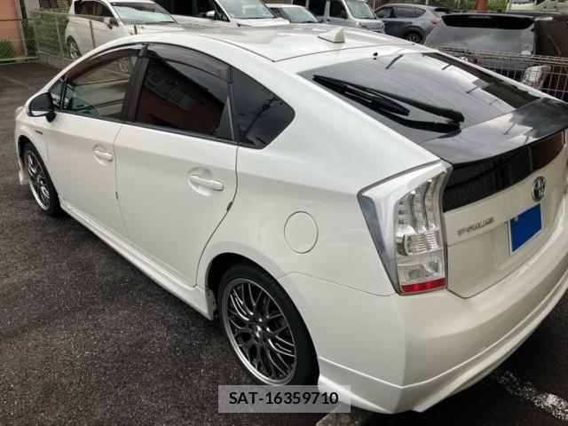 Toyota PRIUS 2011-12 8884206-3