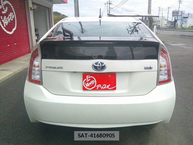 Toyota PRIUS 2012-03 8884210-4