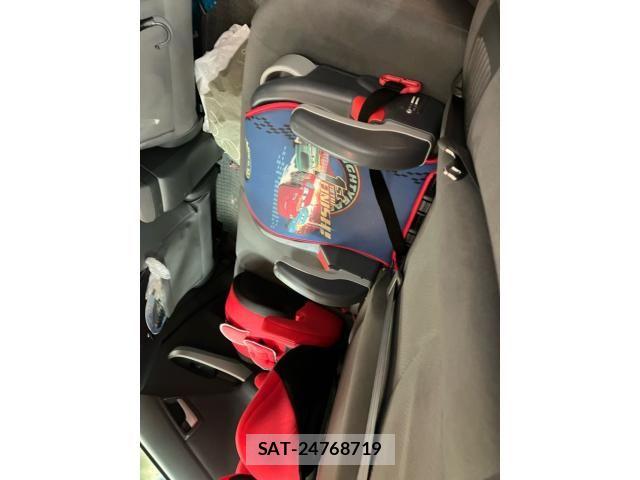 Toyota PRIUS 2010-04 8884209-11