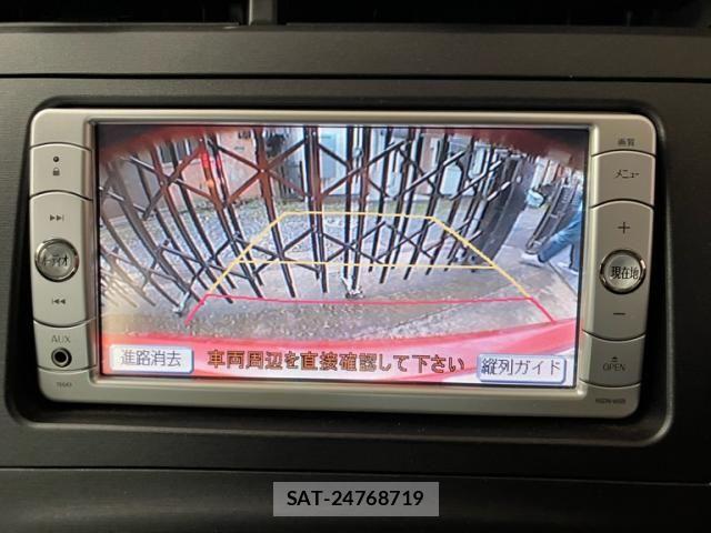 Toyota PRIUS 2010-04 8884209-15