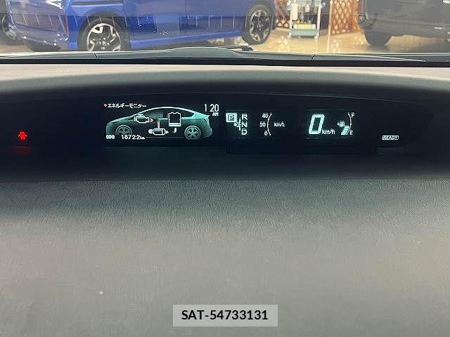 Toyota PRIUS 2013-01 8884198-12